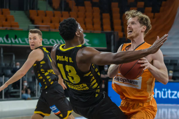 曼联逐步重 曼联逐步重